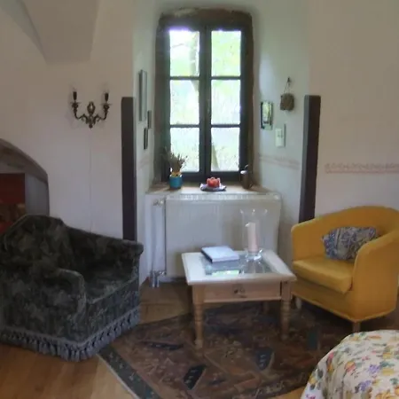 Schloss Hoellrich 아파트 *